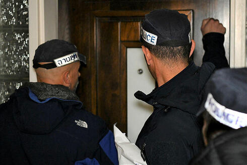 מעצר חשודים בגניבת כספים בטירה , צילום: דוברות משטרת ישראל