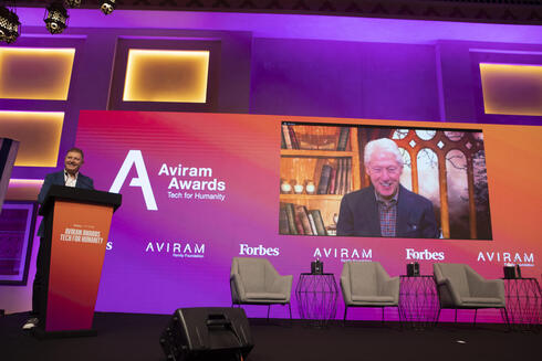 נשיא ארה"ב לשעבר ביל קלינטון בגמר תחרות "Aviram Awards - Tech for Humanity", צילום: פורבס