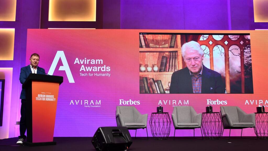 גמר תחרות Aviram Awards 2023: חמישה מתמודדים וביל קלינטון