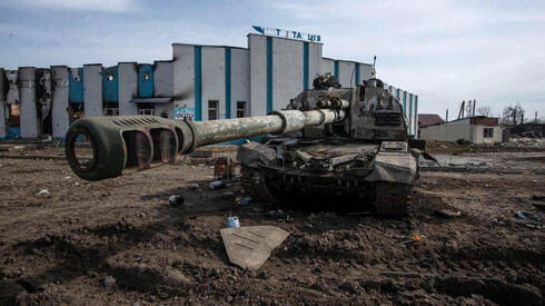שרידי כלי רכב צבאי של רוסיה בסומי, בסוף השבוע, AFP