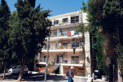 הבניין ברחוב עין גדי 27 בירושלים. “הפרויקט על גבול ההפסדי”, צילום: עמית שאבי
