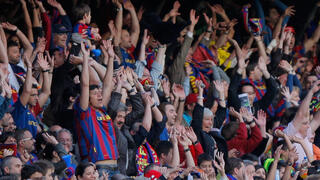 אוהדי קבוצת הכדורגל ברצלונה, צילום: AP