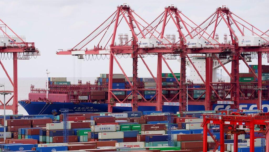 מכולות בנמל שנגחאי (צילום: רויטרס) מכולות נמל שנגחאי סין