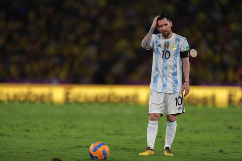 שחקן הכדוגל ליאו מסי במדי נבחרת ארגנטינה, צילום: AFP