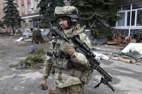 חייל אוקראיני בבוצ