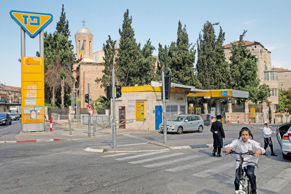 תחנת דלק פז ב שכונת מאה שערים ב ירושלים
