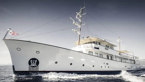 איסטרוס. תעגון בסככת סירות יוקרתית בשווי 37 מיליון דולר, צילום: Boat International/Guillaume Plisson