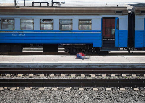 הרוג בתחנת הרכבת בקראמאטורסק, צילום: AFP