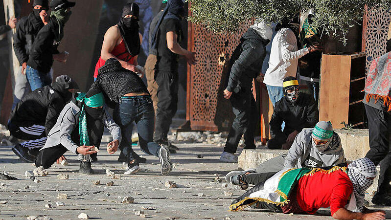 אחרי 6 שעות: פונו המתבצרים במסגד אל-אקצא, יותר מ-300 פלסטינים נעצרו