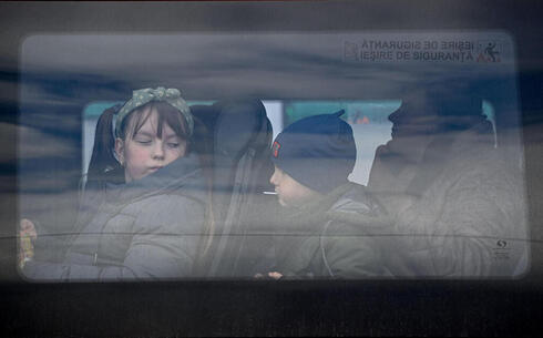 הפליטים בגבול הרומני
, צילום: AFP