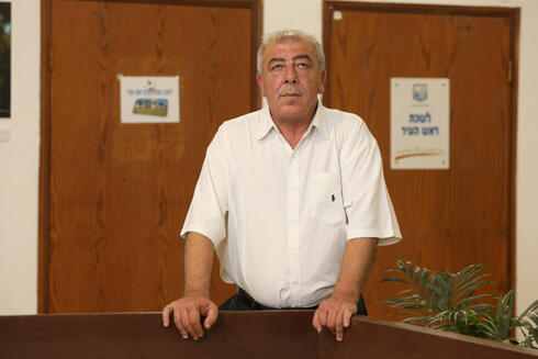 ראש העיר קריית ים דוד אבן צור. דרישה למס אמת, צילום: אלעד גרשגורן