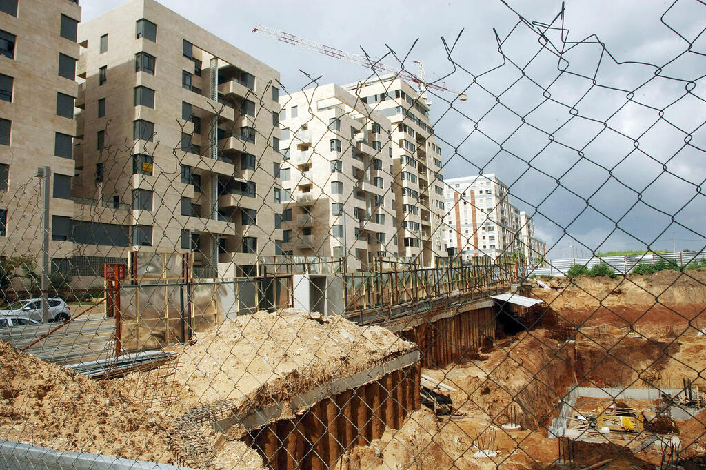 בנייה ברחוב אמיר גלבוע ב תל אביב הגוש הגדול