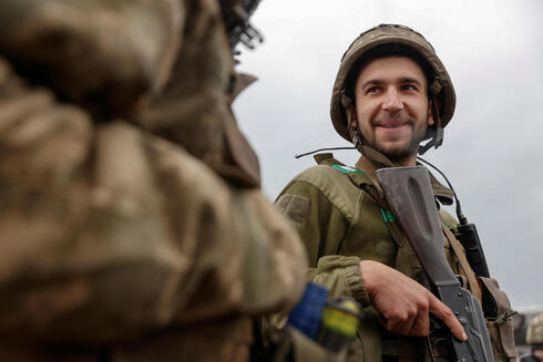 חיילים אוקראינים במחוז דונייצק, צילום: רויטרס