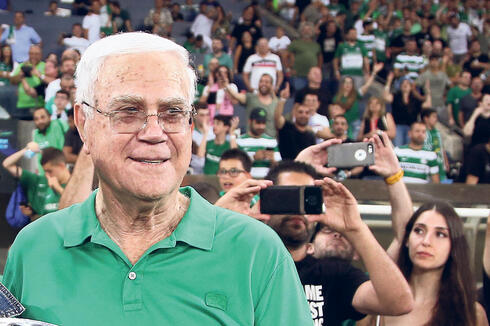 Yaakov Shahar. Yaakov Shahar.