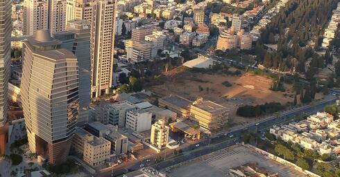 מבנה מפעל תעש השלום בתל אביב, צילום: דמיטרי ספקטור