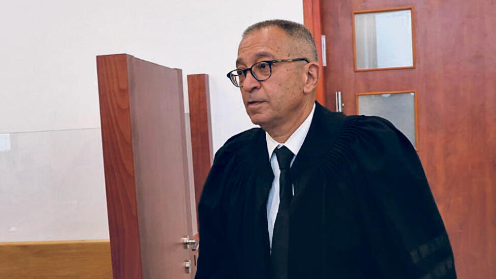 פרקליטי נתניהו והזוג אלוביץ&#39;: מתנגדים להאצת המשפט בתיקי האלפים