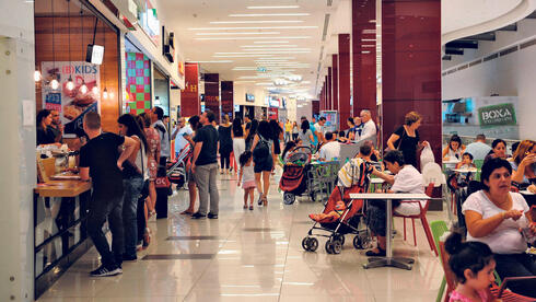 מליסרון שוב מציעה פריסה של שכר הדירה בקניונים; השוכרים: "לעג לרש"