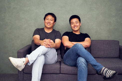 מייסדי Terraform Labs דו קואן (משמאל) ודניאל שין ,  
