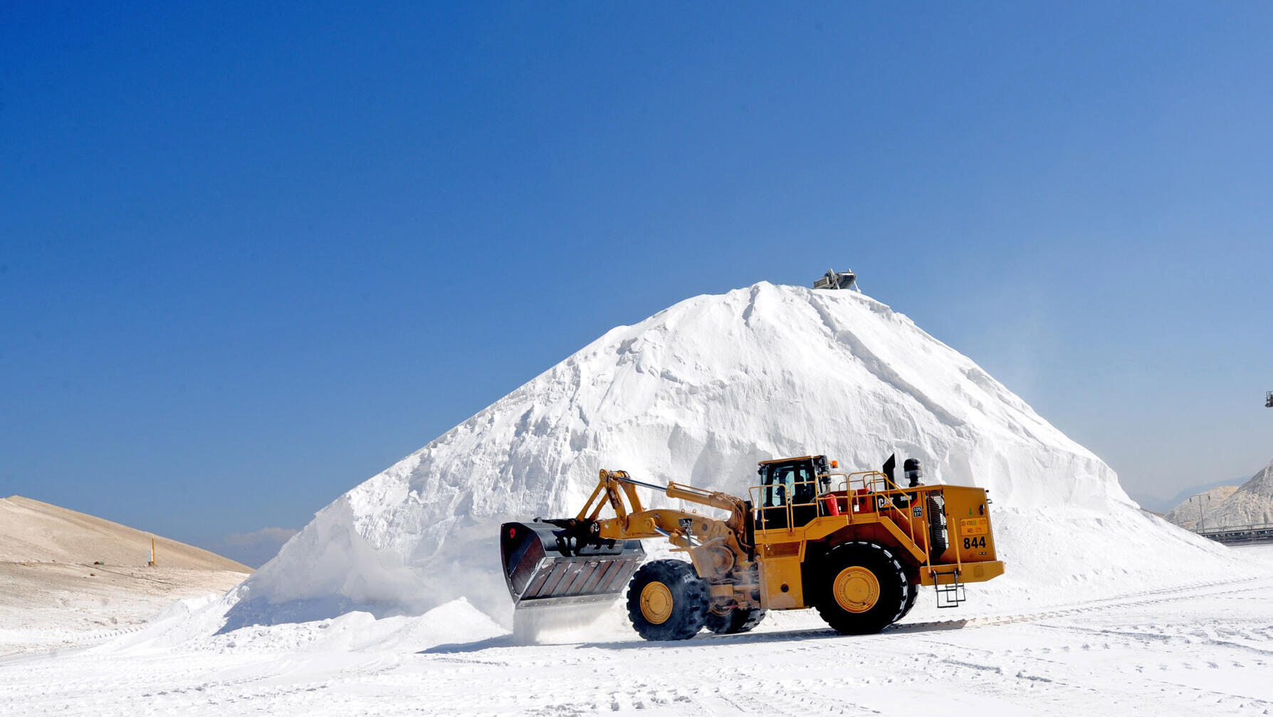 אתר ייצור אשלג של ICL ב מפעלי ים המלח