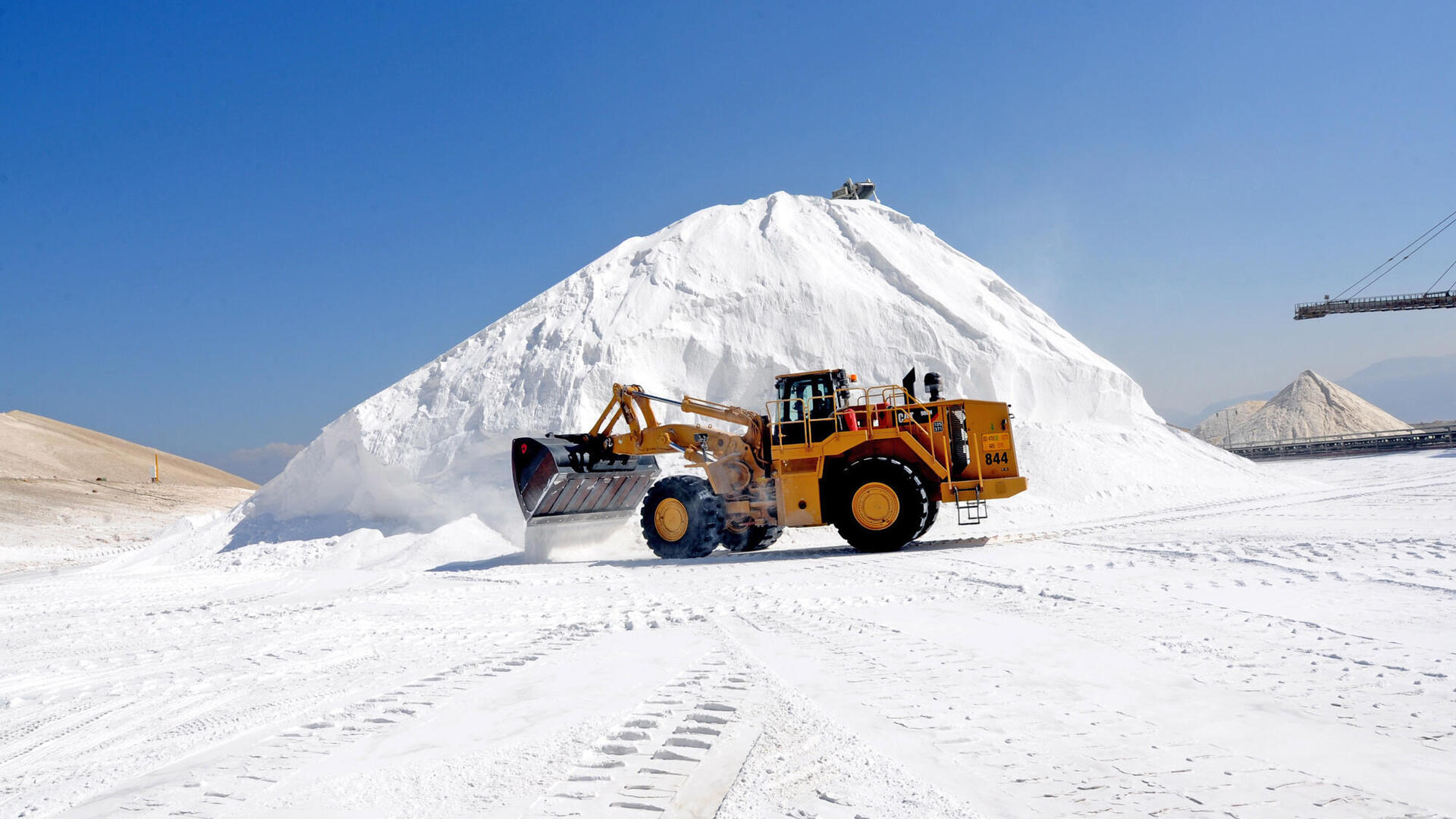 אתר ייצור אשלג של ICL ב מפעלי ים המלח