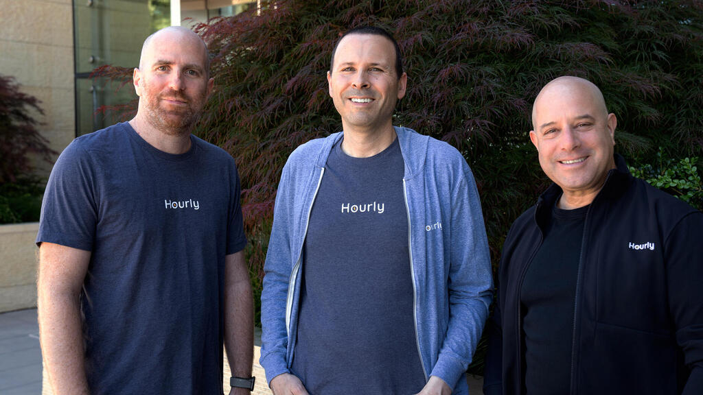 מייסדי Hourly.io מימין אמיר פיינטוך יו"ר תום שגיא מנכ"ל שי ליטבק סמנכ"ל טכנולוגיה
