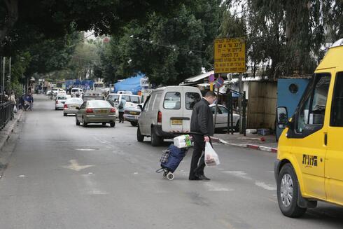 רחוב הברון הירש בפתח תקוה, צילום: גיל לרנר