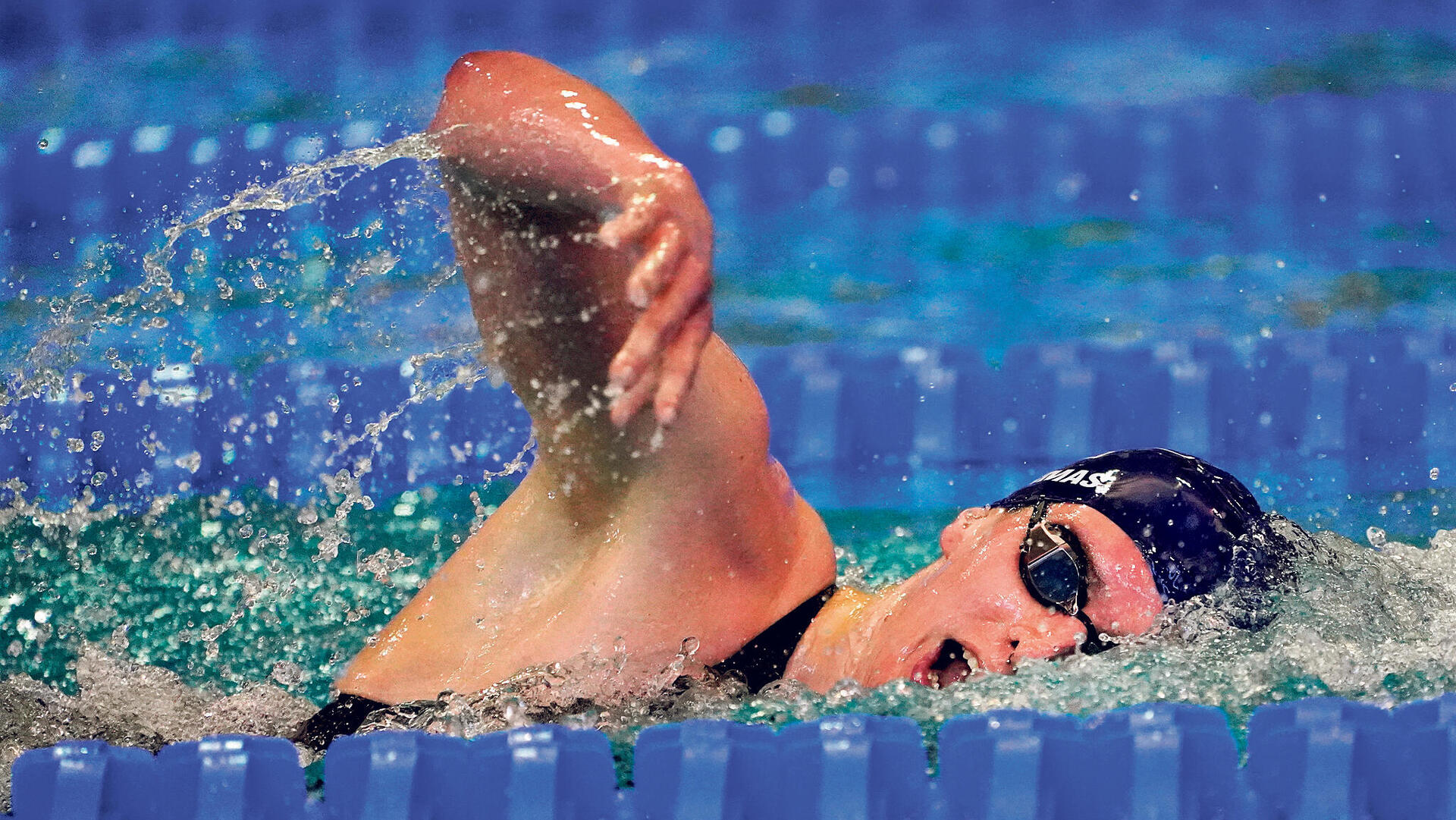 פנאי ליה תומאס שחיינית