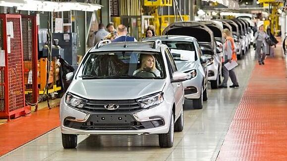 לאדה קלאסיק אוטוואז. המכונית הרוסית הראשונה והיחידה ברשימת הרכבים הנמכרים ברוסיה (צילום: יצרן) מכונית רוסית לאדה קלאסיק אוטוואז