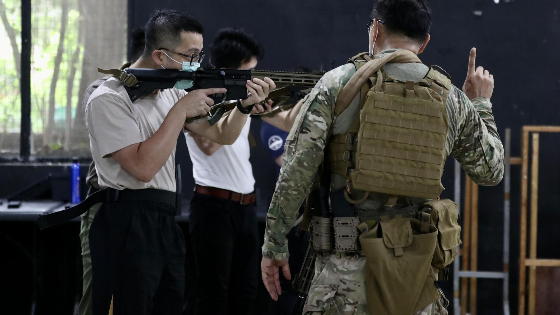 אימונים בנשק של אזרחים בטיוואן על רקע המתיחות עם סין