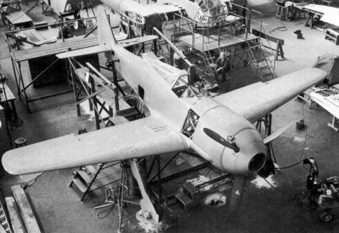 אב טיפוס מוקדם של הפוקה וולף 190. מה עובר על האף שלו? המשיכו לקרוא, צילום: Focke-Wulf Flugzeugbau AG