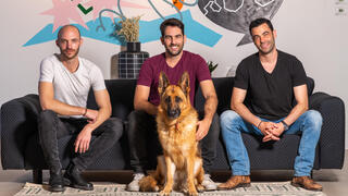 מייסדי קנדיטק Canditech מימין גיא בראל ניר דברת כנען בראז