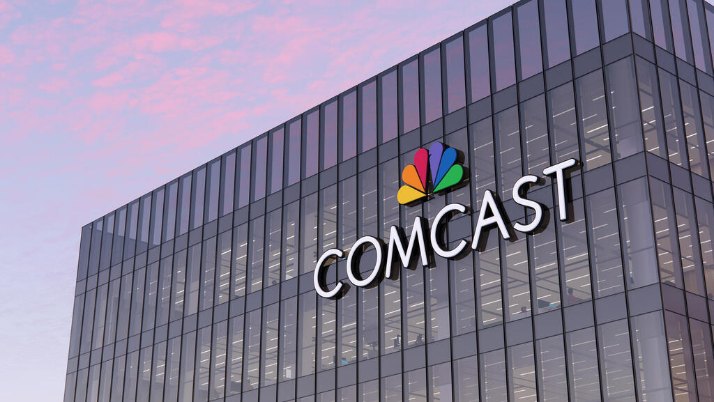 קומקאסט מתכננת לקצץ מיליארד דולר מתקציב הטלוויזיה שלה