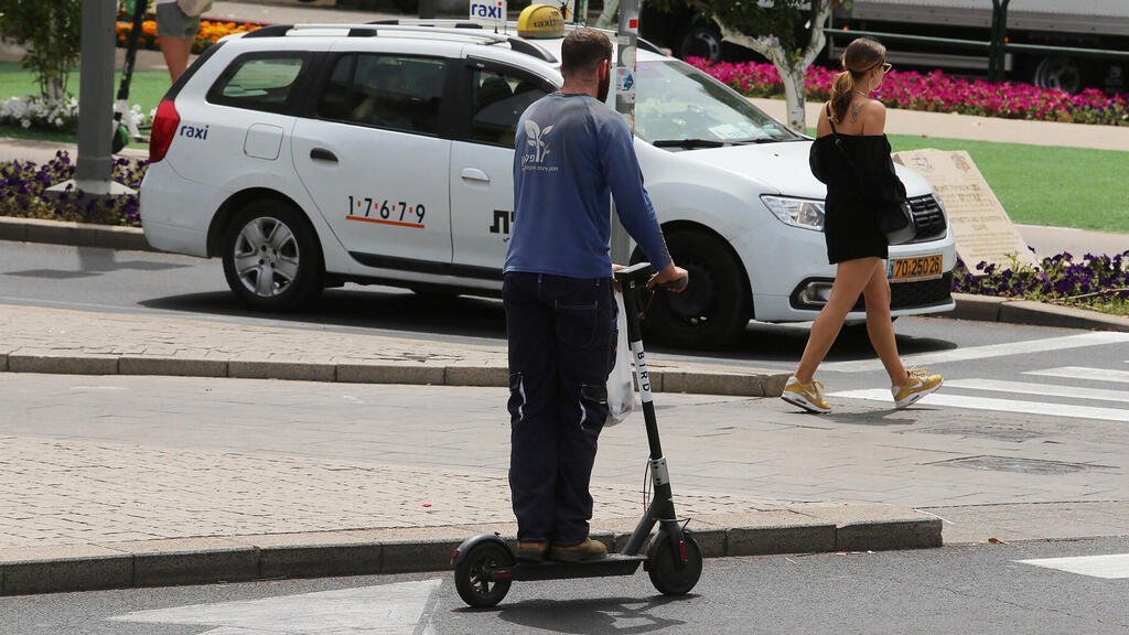 קורקינטיים קורקינטים קורקינט חשמלי שיתופיים של  בירד ליים וינד ו ליאו תל אביב