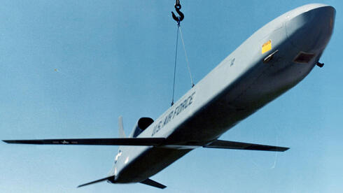 נעים להכיר: AGM86, טיל שיוט חכם, צילום:USAF 