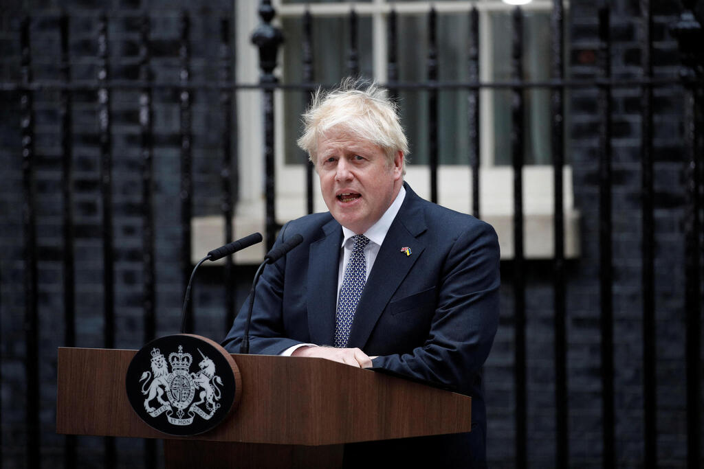 ראש ממשלת בריטניה בוריס ג'ונסון מודיע על התפטרותו