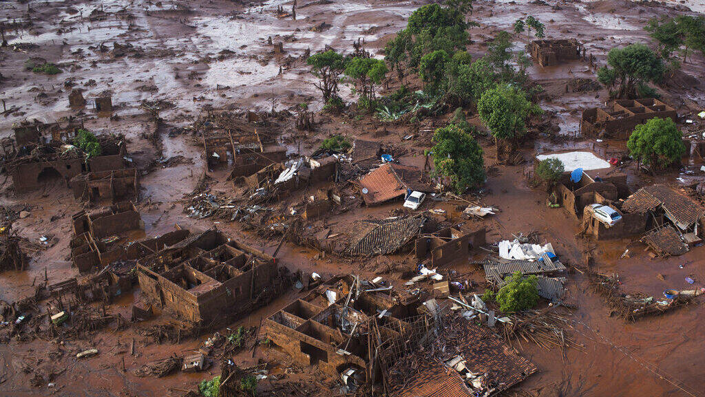 תשע שנים אחרי אסון קריסת הסכר בברזיל - שתי ענקיות כרייה נקנסו ב-10 מיליארד דולר