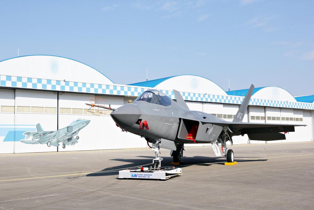 מטוס הקרב KF-21