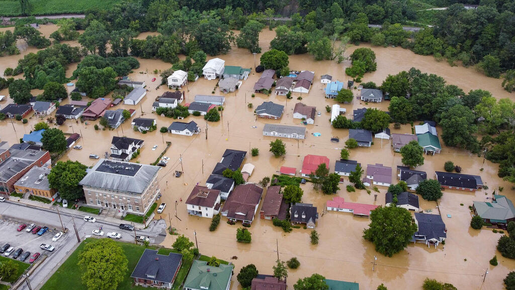 שיטפונות ענק בקנטקי: 16 נהרגו, מאות בתים הוצפו