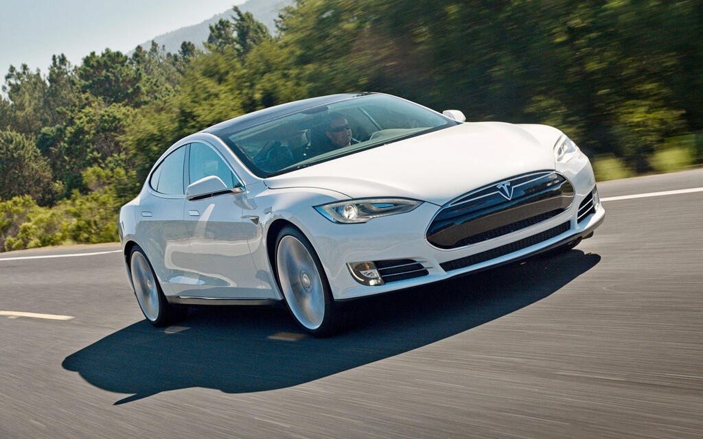 טסלה מודל S (צילום: James Lipman) רכב של חברת טסלה S tesla model s