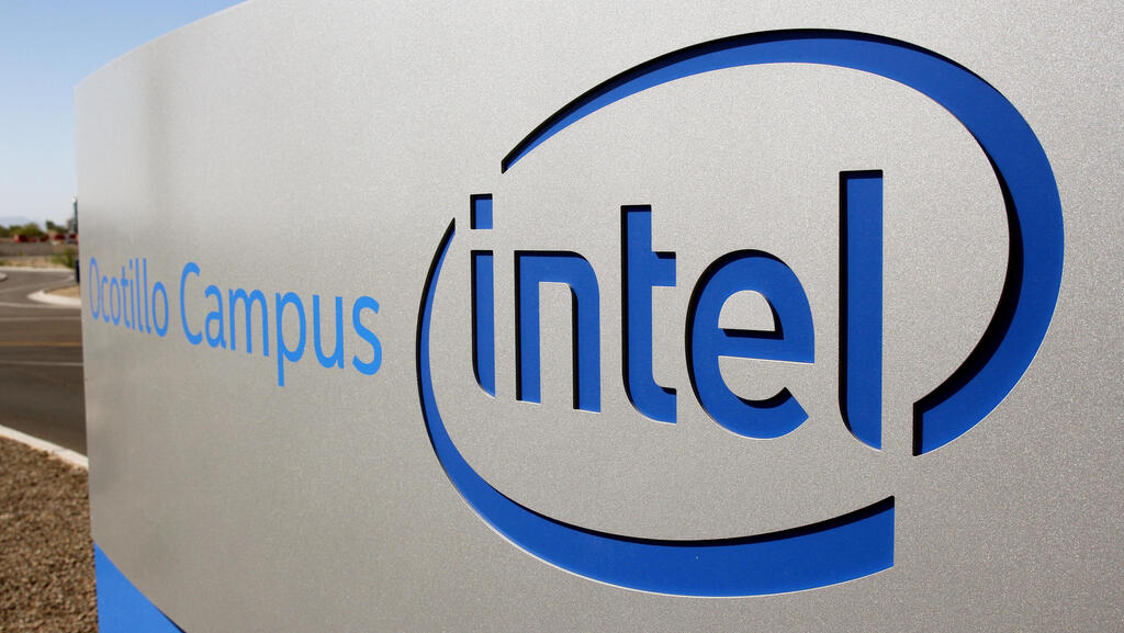 Intel laying off more than 15% of workforce, cutting costs by &#036;10 billion