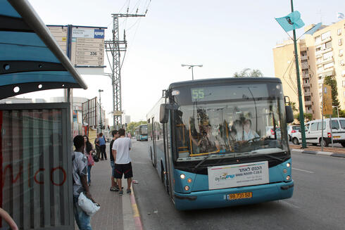 תחנת אוטובוס, צילום: ענר גרין