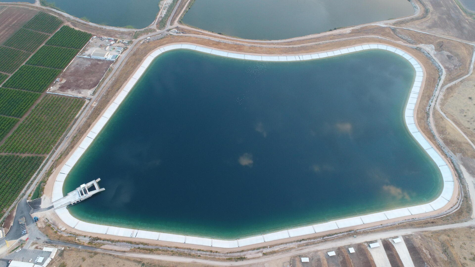 מאגר הבונים - פרויקט פאנלים סולאריים של שיכון ובינוי אנרגיה בחוף הכרמל 2