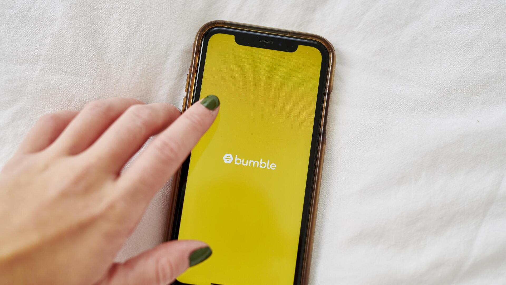 אפליקציית הכרויות באמבל Bumble