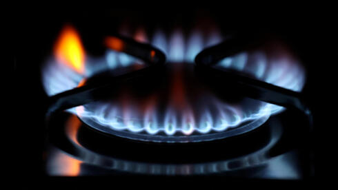 משרד האנרגיה מעודד תחרות בגז בישול מזהם, ומתעלם מהאופציה של כיריים חשמליות