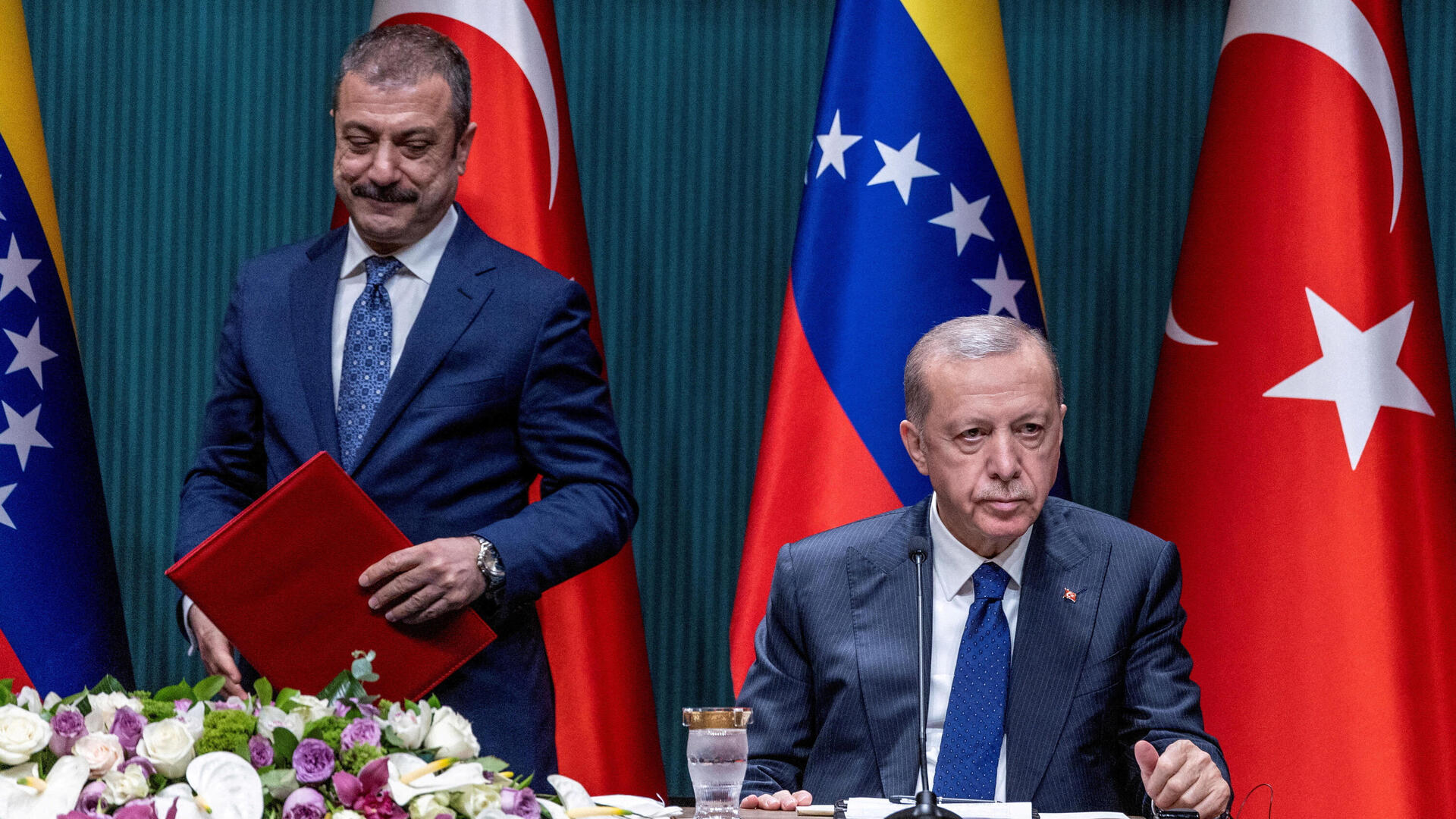 נשיא טורקיה רג'פ טאיפ ארדואן עם הנגיד שאפ קבסיוגלו