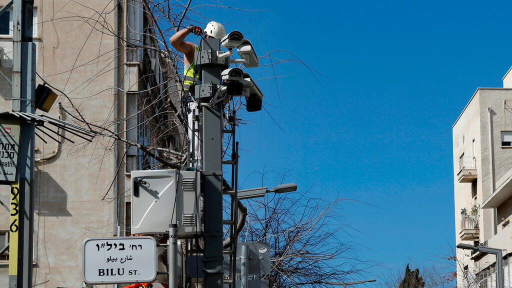 התקנת מצלמות מהירות ב נתיב תחבורה ציבורית רחוב מרמורק תל אביב