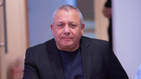 מיזמי הייטק ועד אנשי עסקים מובילים: רשימת התורמים למפלגה של גדי איזנקוט נחשפת |...