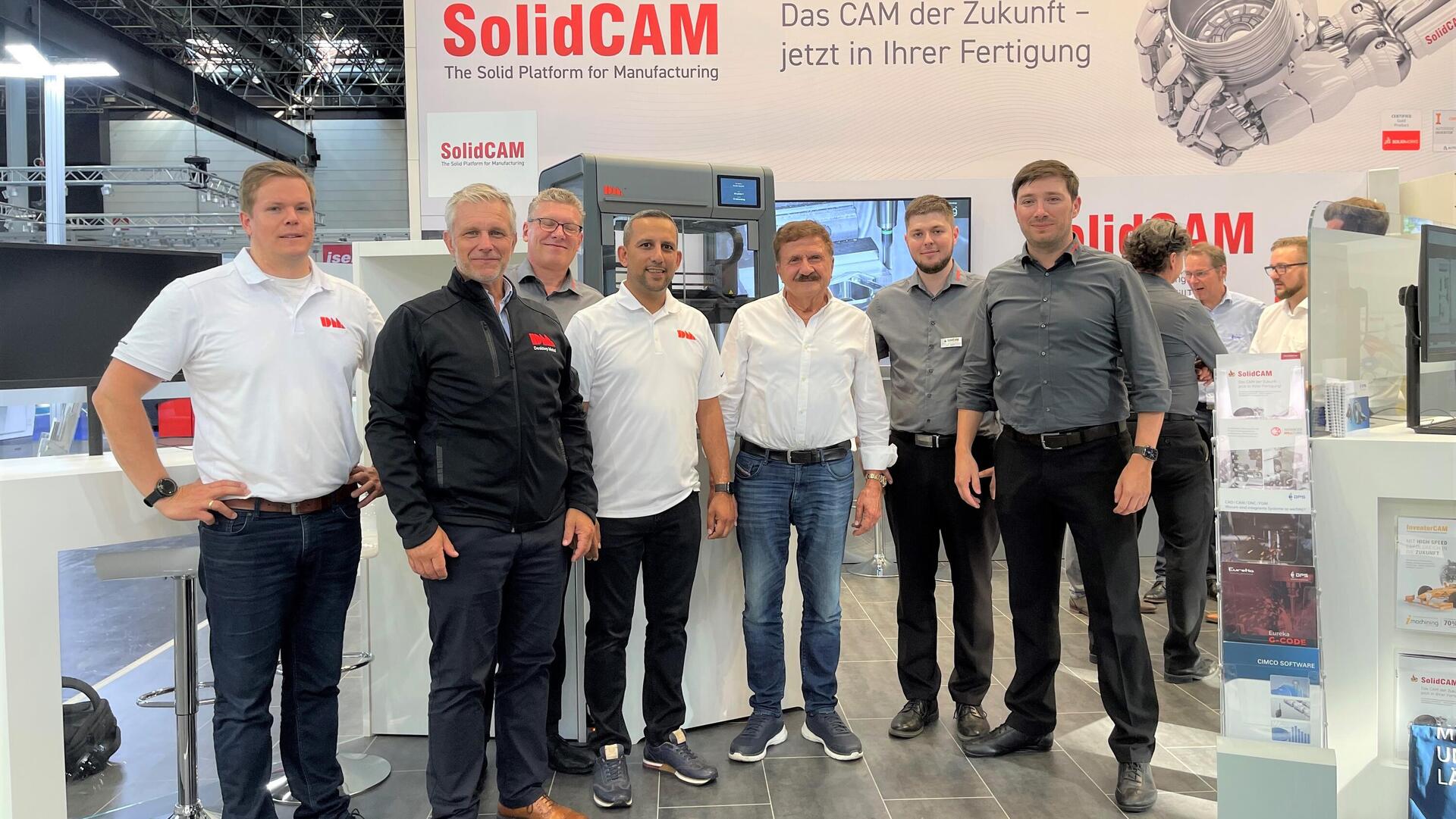 solidcam team, at the center emil somekh ,companys' owners.