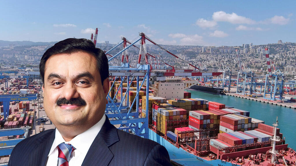 גאוטם אדאני על רקע נמל חיפה