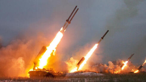 משגרי TOS1 רוסיים בפעולה, יורים רקטות דלק אוויר, צילום: mil.ru